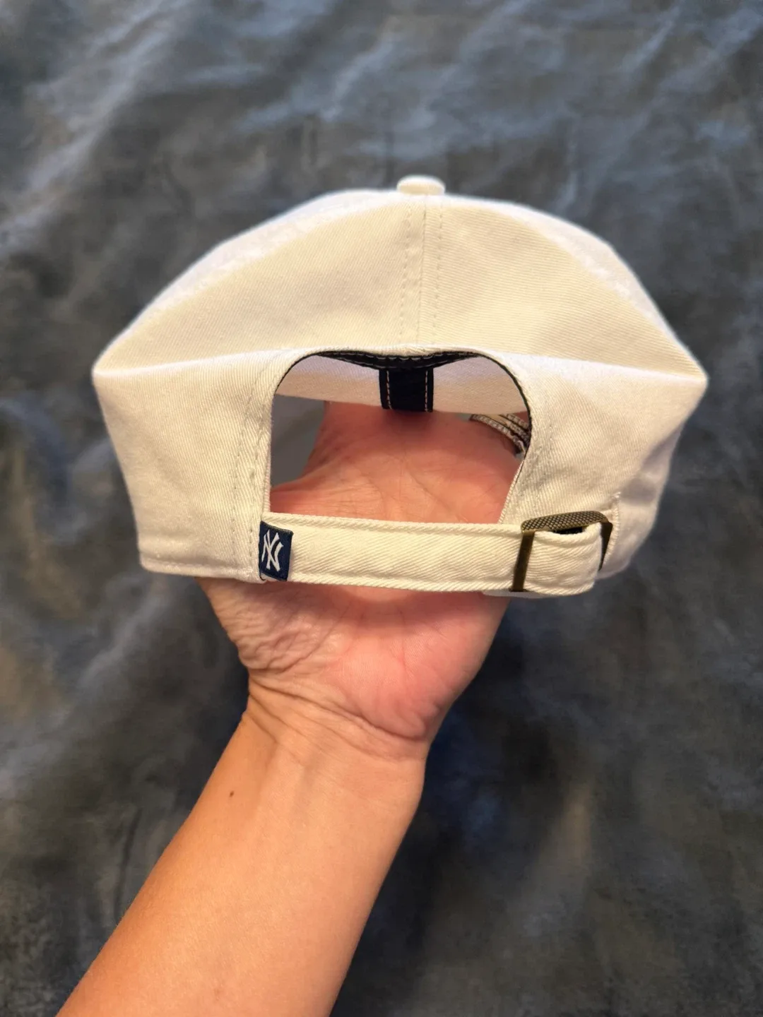 New York Yankees White Baseball Cap image indicator(3)