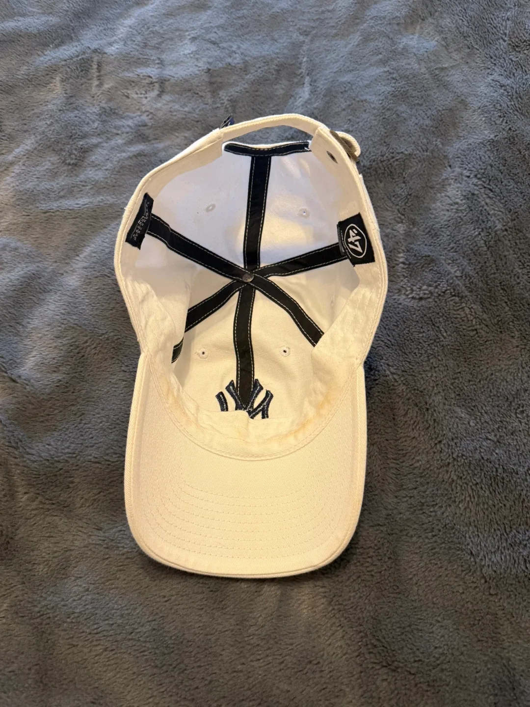 New York Yankees White Baseball Cap image indicator(2)