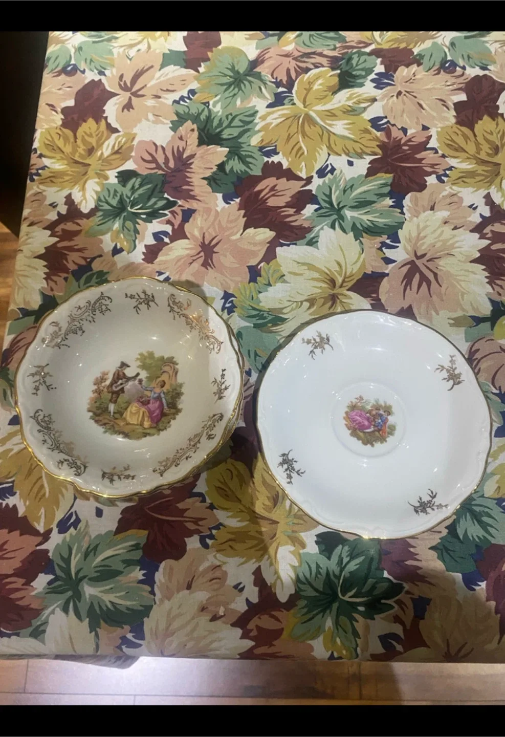 Vintage Porcelain sets image indicator(2)