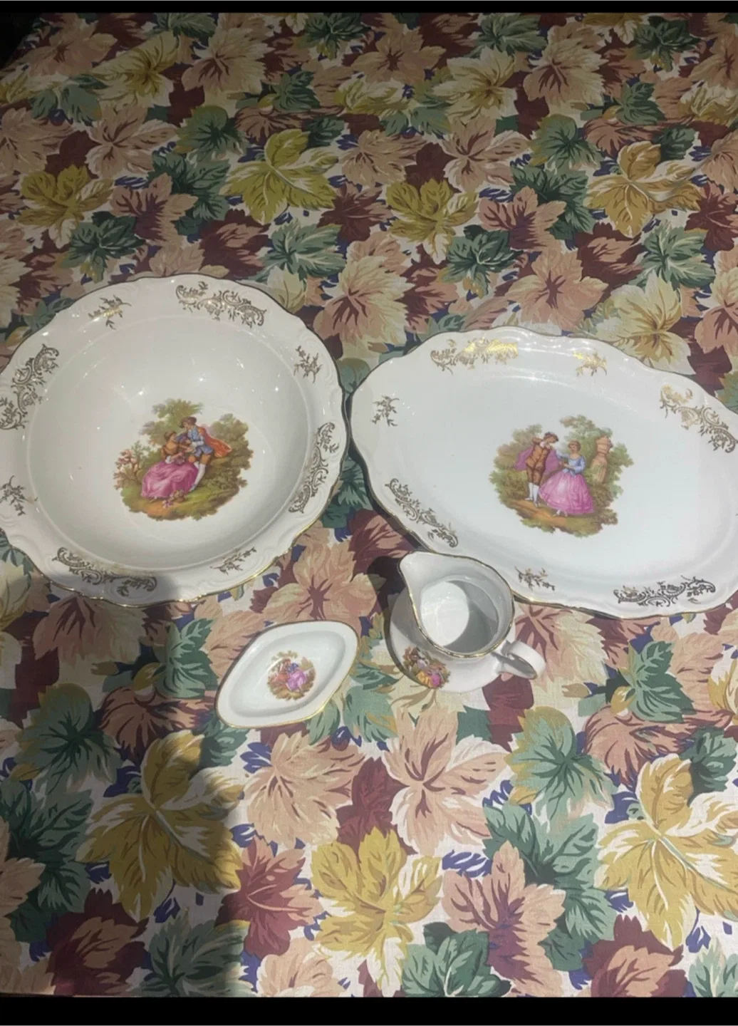 Vintage Porcelain sets image indicator(4)