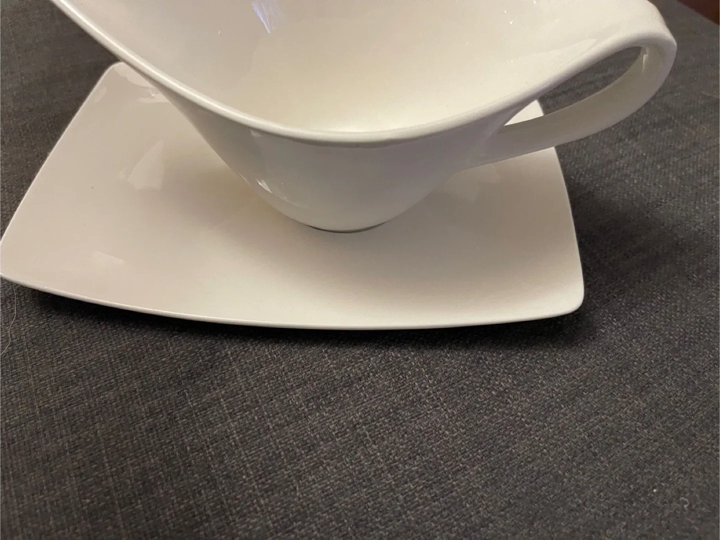 White Gravy Boat with Plate, new image indicator(5)
