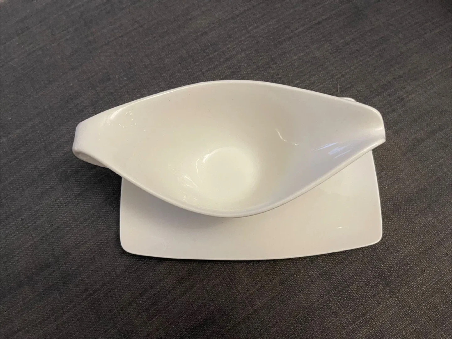 White Gravy Boat with Plate, new image indicator(7)
