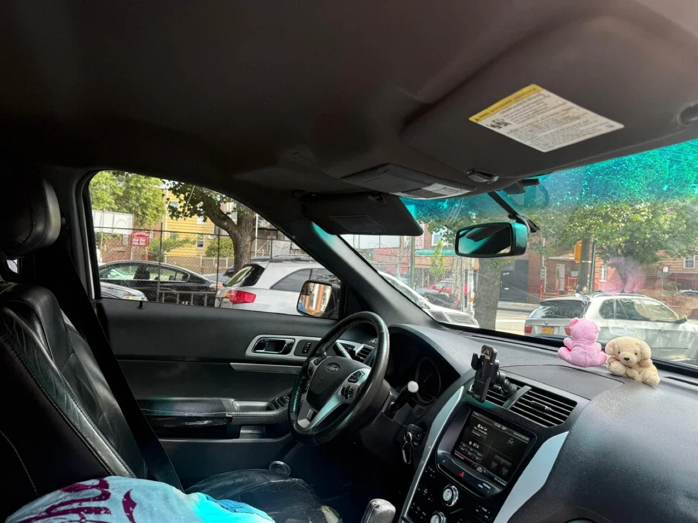 Por motivo de viaje de oferta vendo flamante Ford explored image indicator(3)