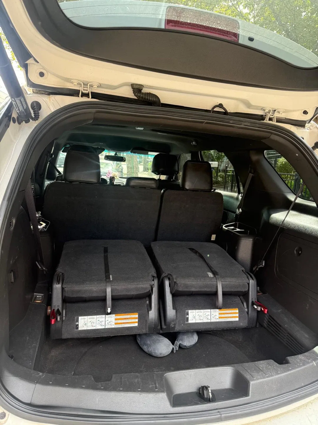 Por motivo de viaje de oferta vendo flamante Ford explored image indicator(4)