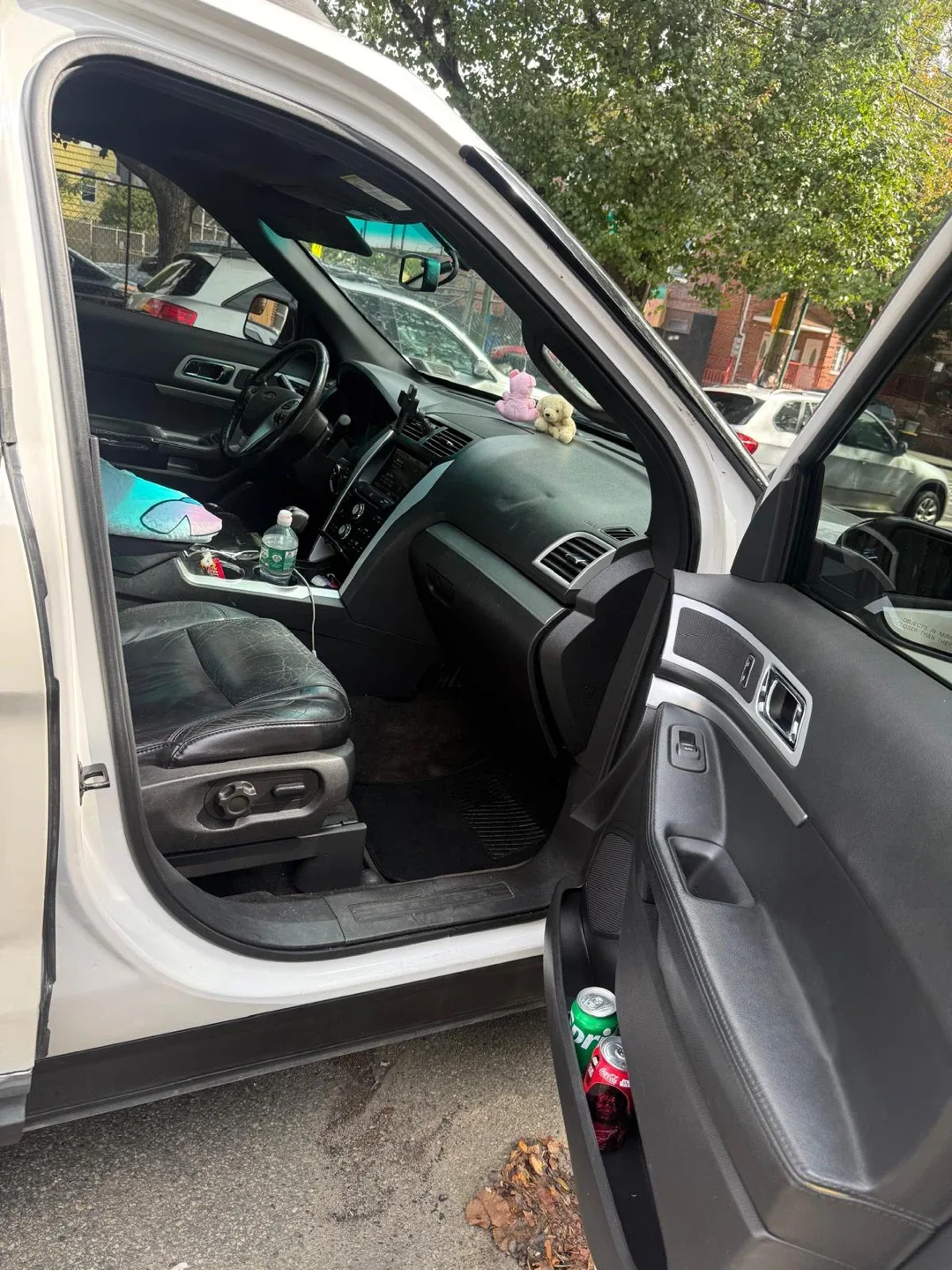 Por motivo de viaje de oferta vendo flamante Ford explored image indicator(2)