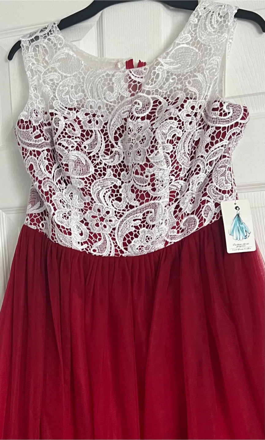 Red and White Lace Formal Dress
