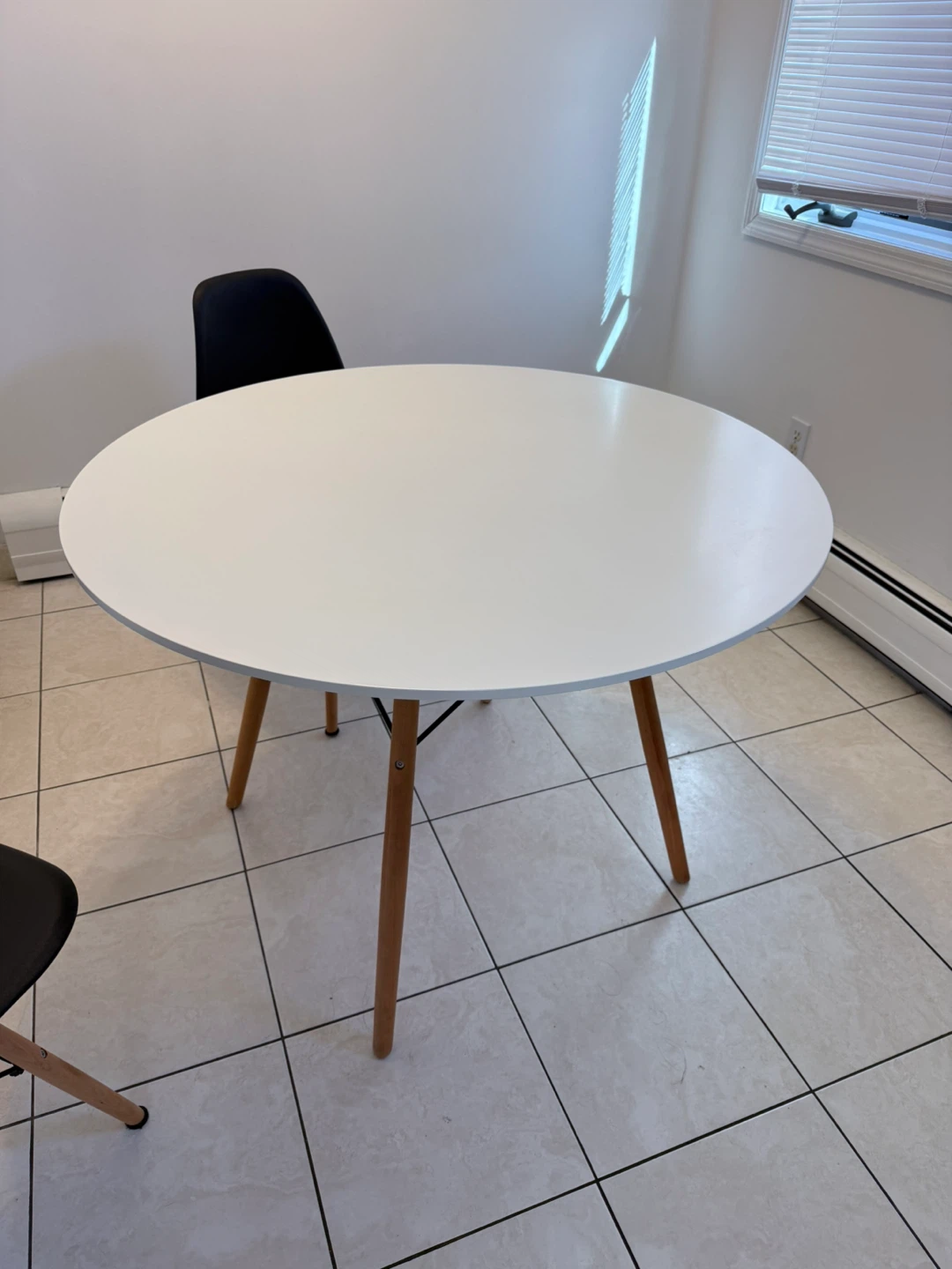 Round White Dining Table
