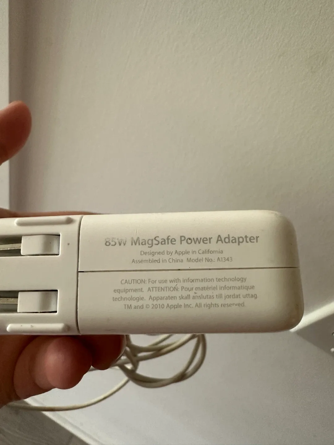 Apple 85W MagSafe Power Adapter MacBook Pro de 15" y 17 image indicator(3)