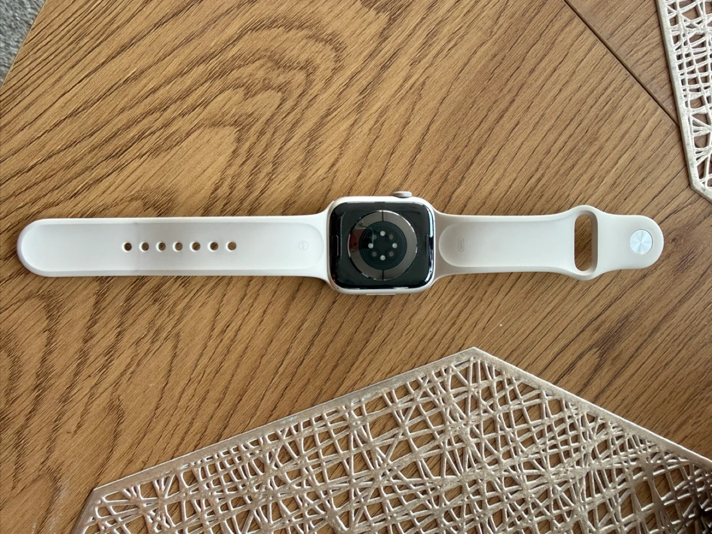 Apple Watch with White Band - photo 2