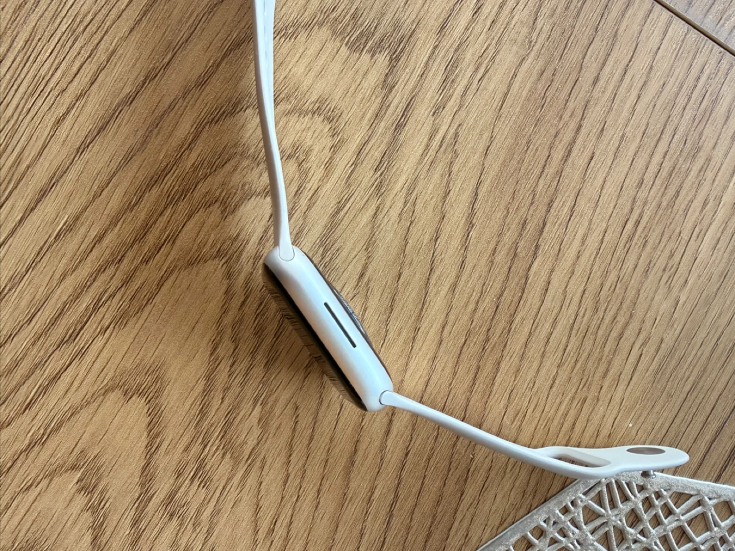 Apple Watch with White Band - photo 4