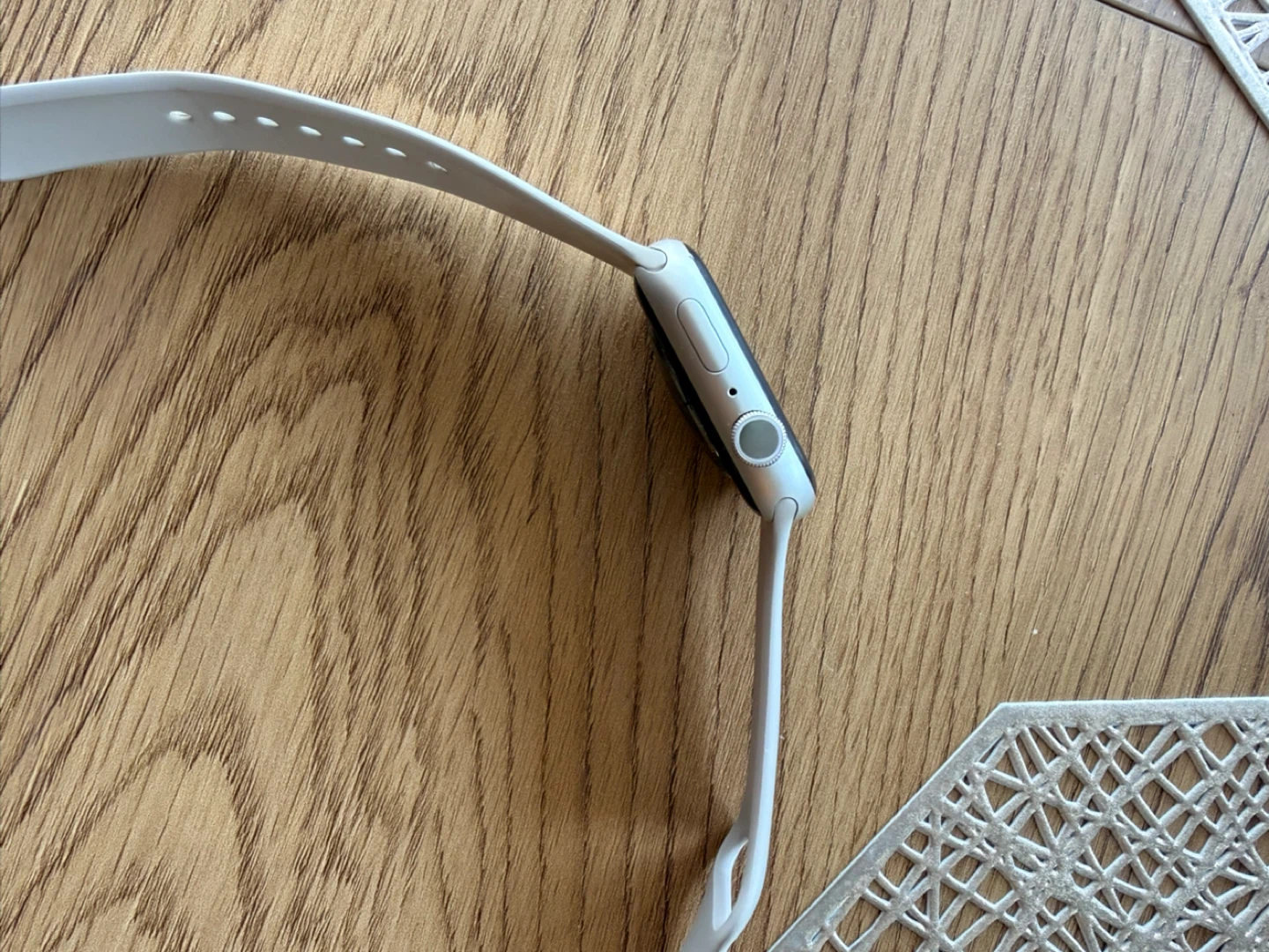 Apple Watch with White Band - photo 3