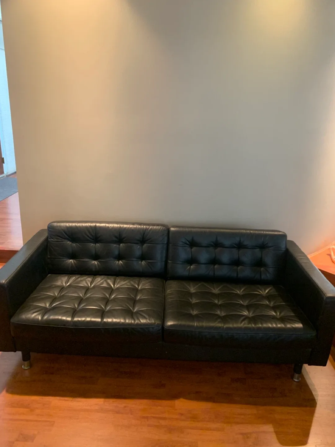 Black Leather Sofa image indicator(2)