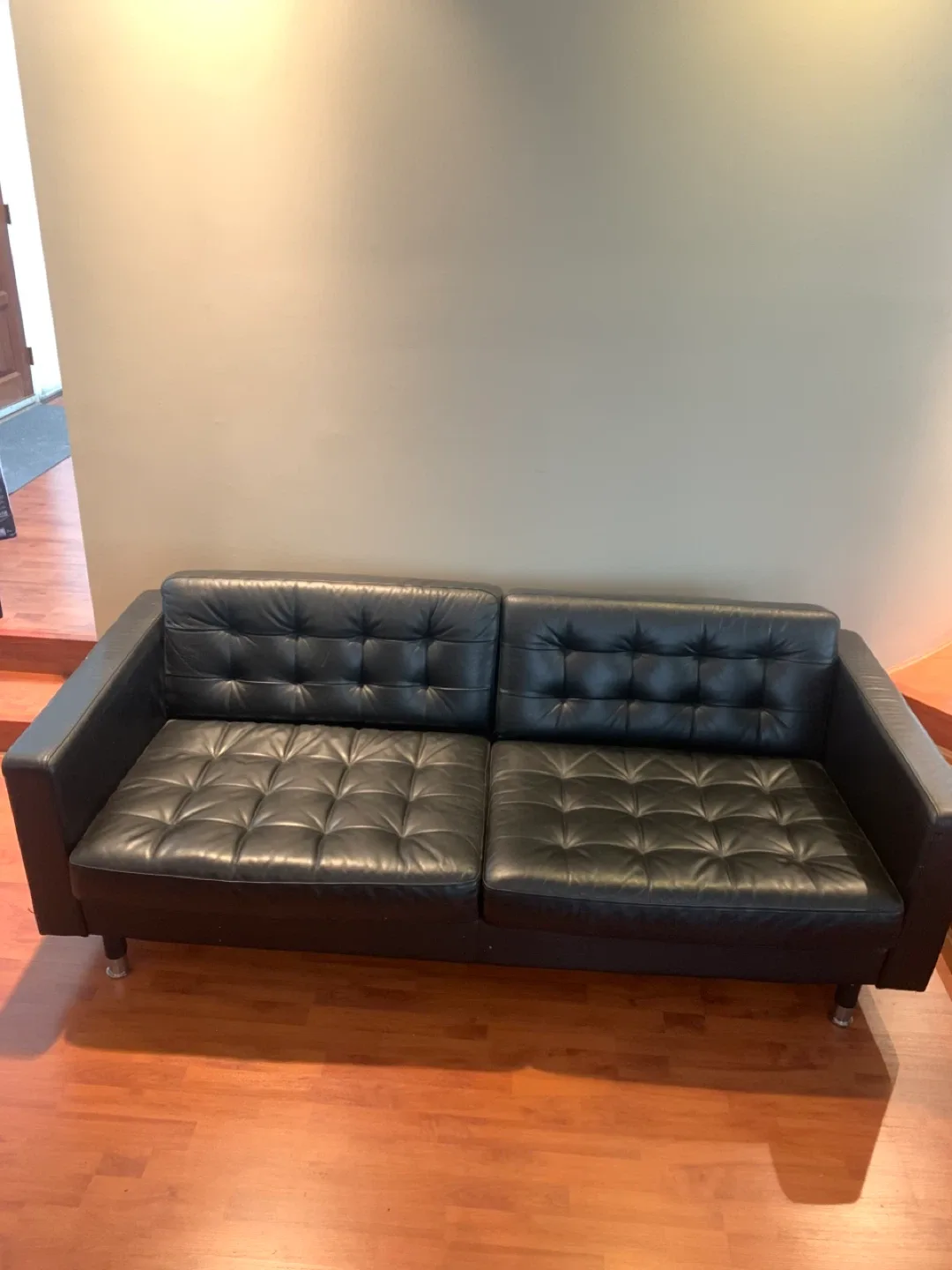 Black Leather Sofa image indicator(3)