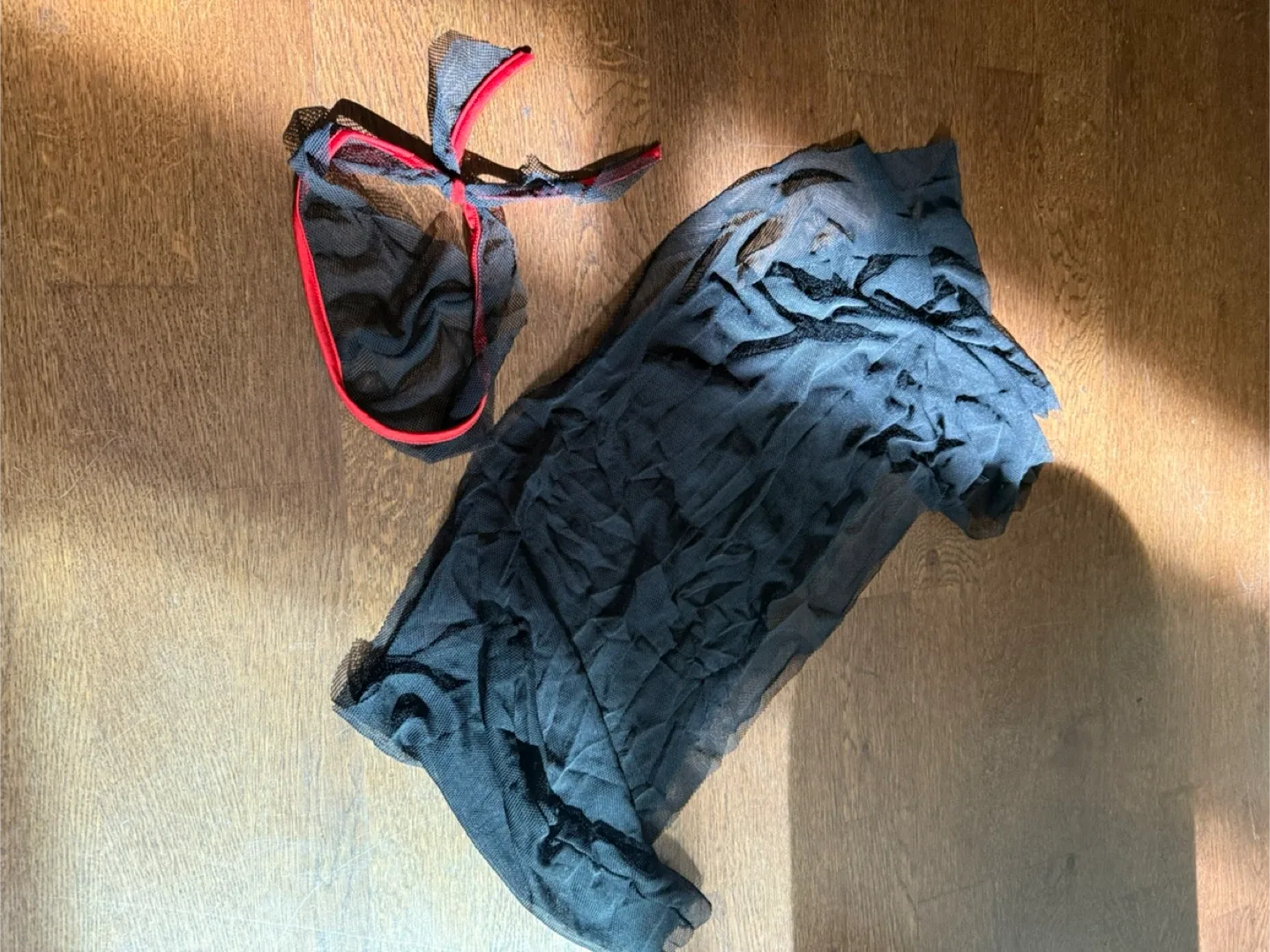 🥕Costumes Red Bodysuit, Sash, and Mask - Size S/M image indicator(4)