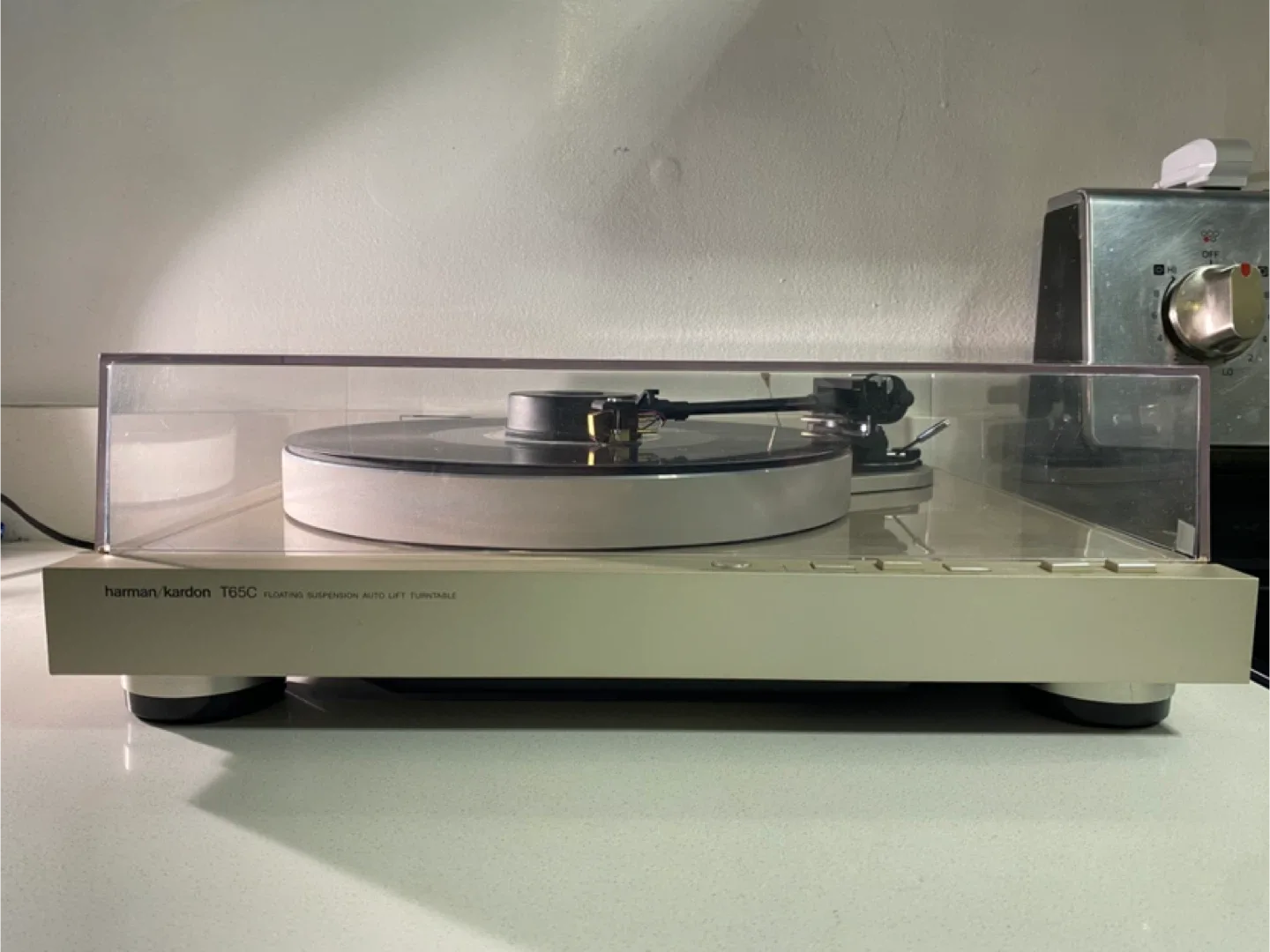 Harman Kardon T65C Floating Suspension Turntable