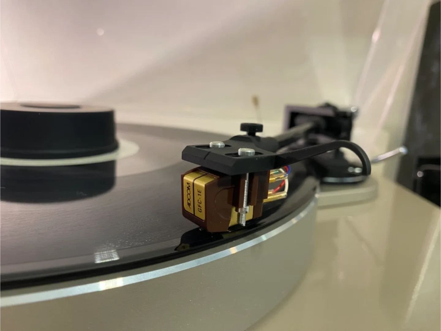 Harman Kardon T65C Floating Suspension Turntable image indicator(8)