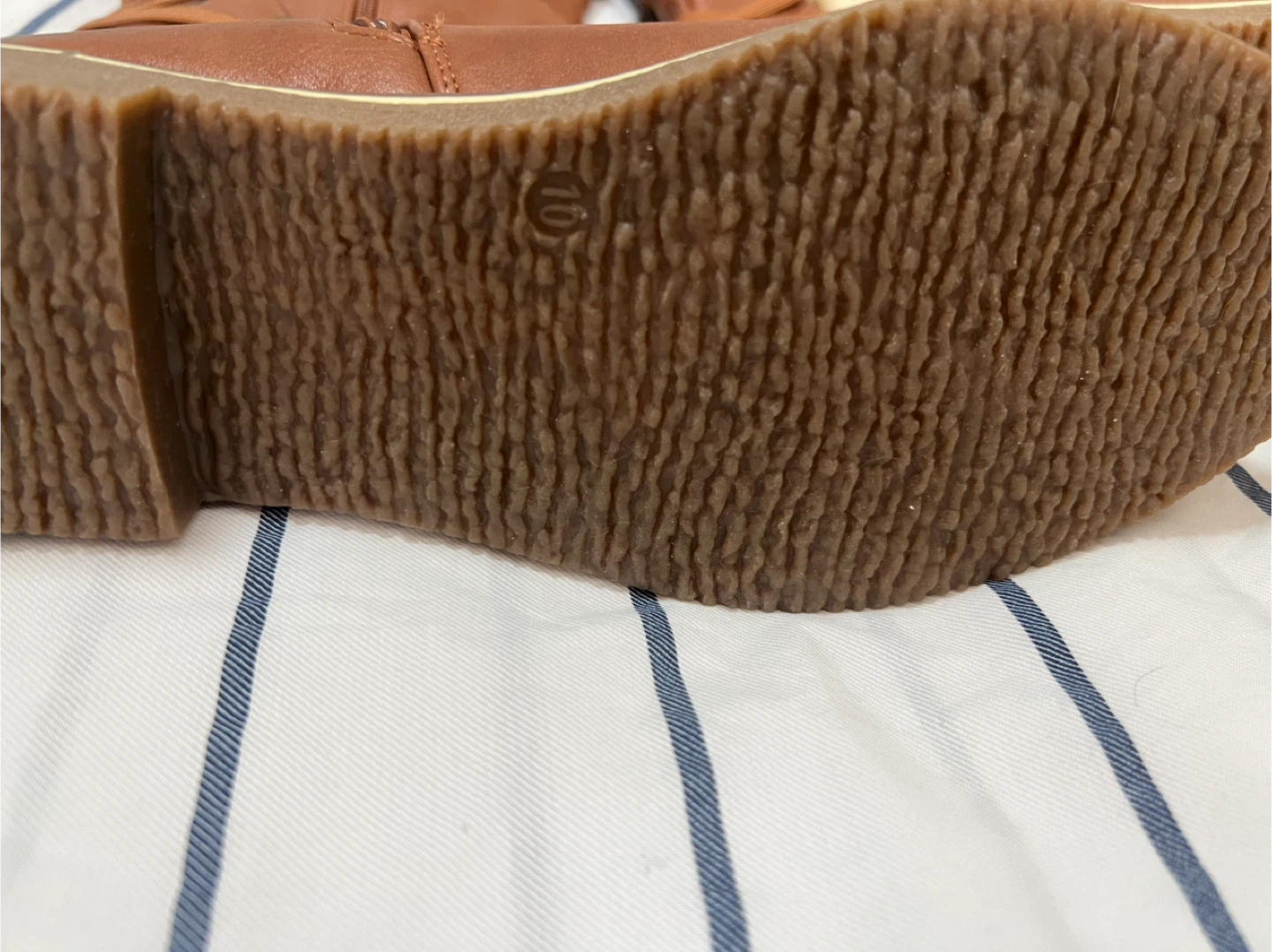 Dream Pairs Brown Faux Leather Boots - Size 10 - photo 2