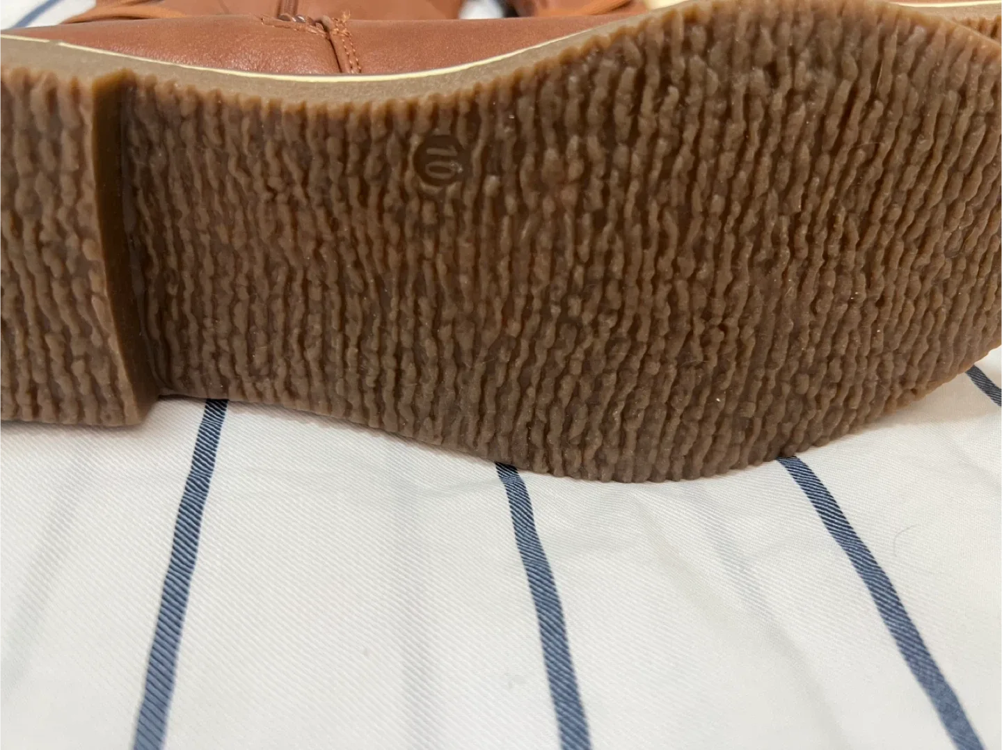 Dream Pairs Brown Faux Leather Boots - Size 10 image indicator(2)