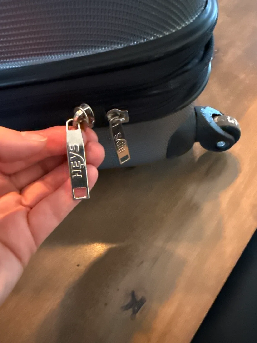 Heys Grey Carry-On Luggage image indicator(2)