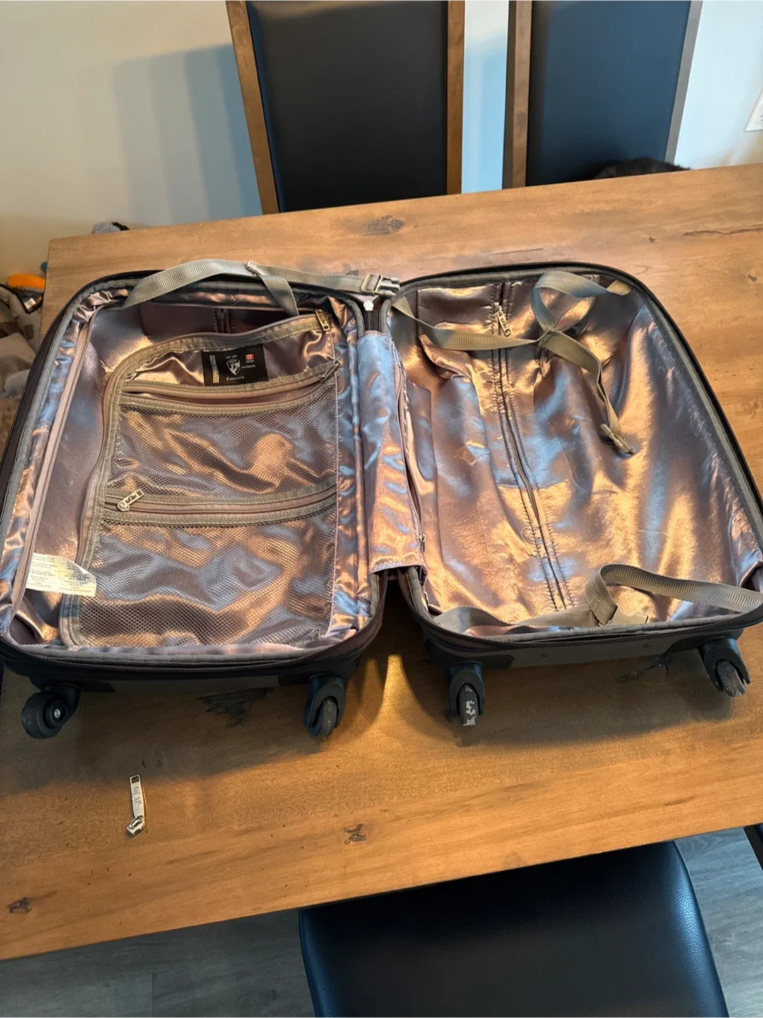 Heys Grey Carry-On Luggage image indicator(3)