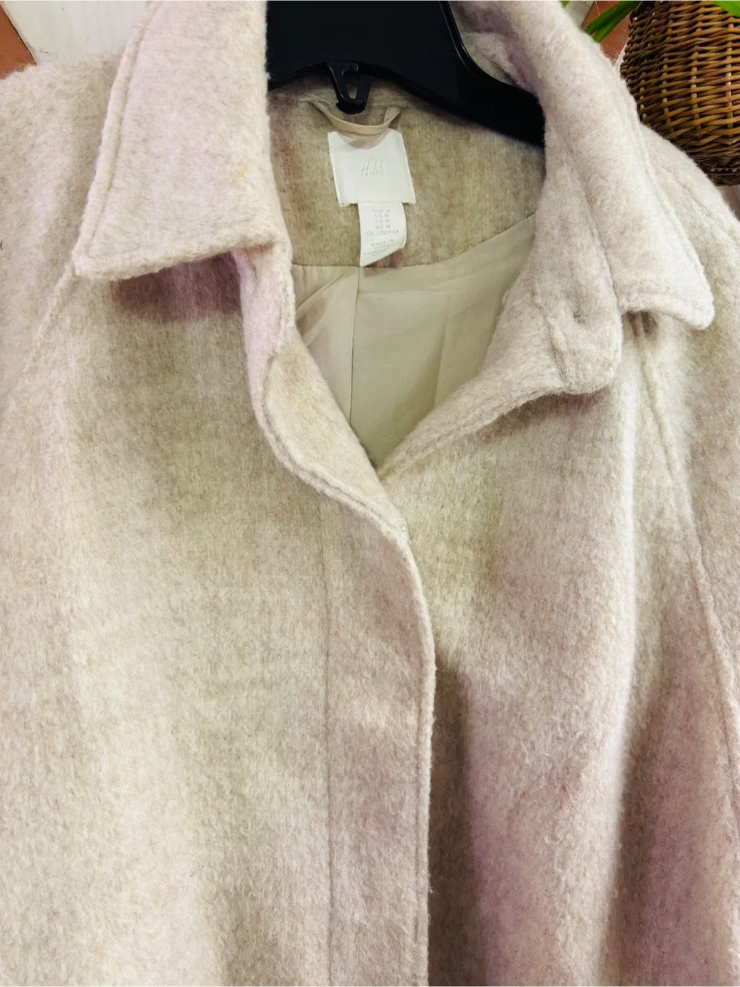 H&M Beige Coat - Size M image indicator(3)