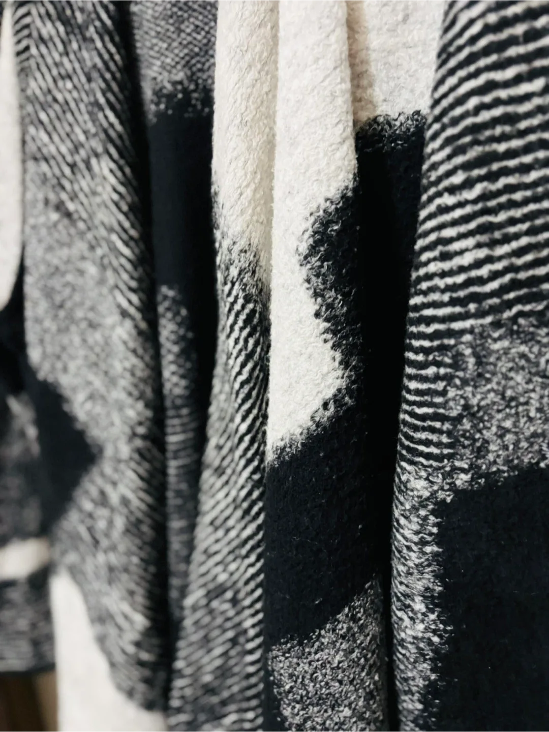 Lucky Brand Black & White Cardigan image indicator(3)