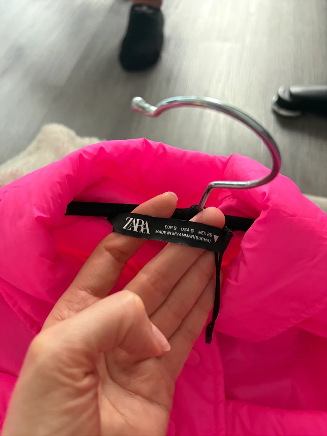 Zara Pink Puffer Jacket Size S image indicator(4)