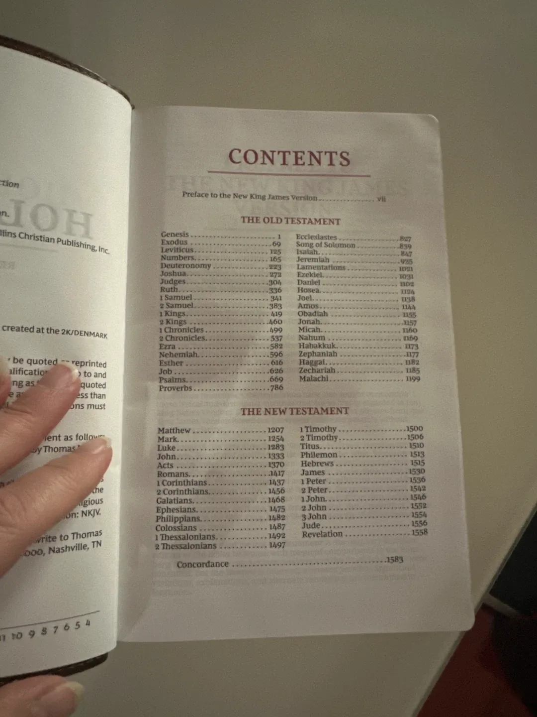 Holy bible - Thomas Nelson New King James Bible image indicator(6)