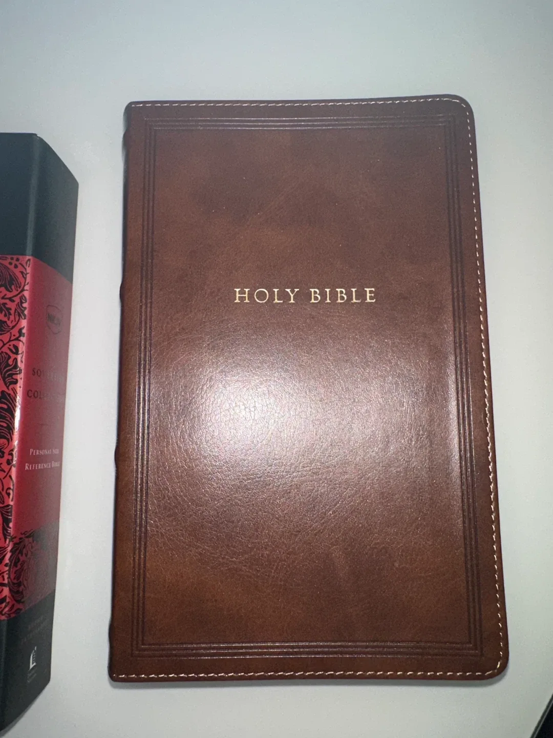 Holy bible - Thomas Nelson New King James Bible thumbnail