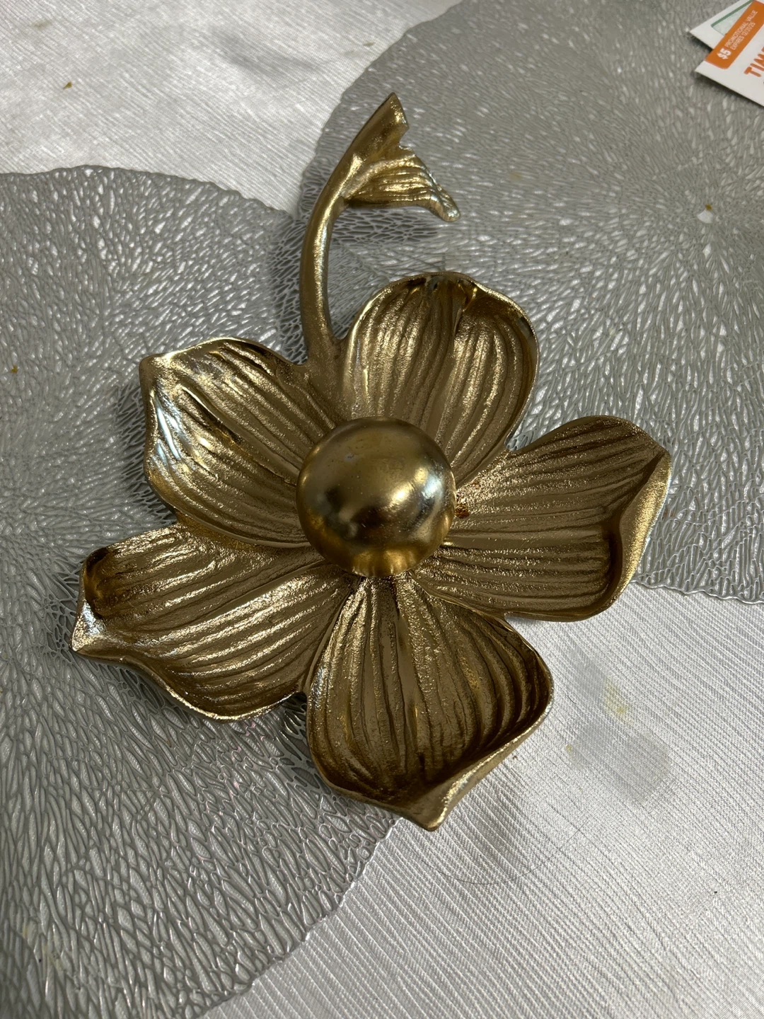 Gold Flower Candle Holder 🥕🥕🥕
