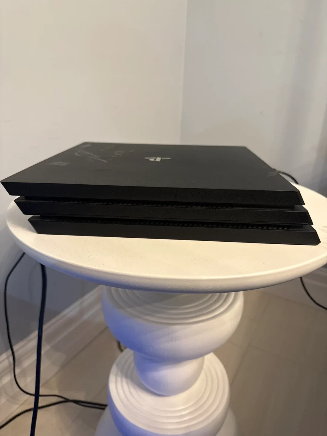 Sony PlayStation 4 Pro Console - Black image indicator(3)