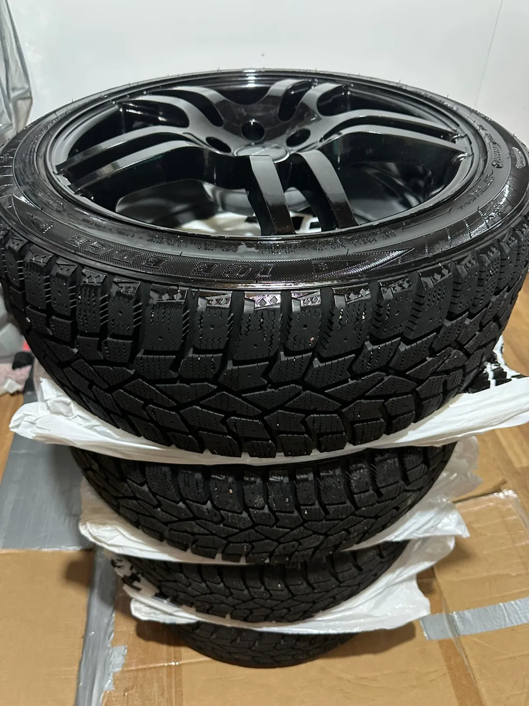 Used 17" Alloy Wheels with Winter Tires image indicator(3)