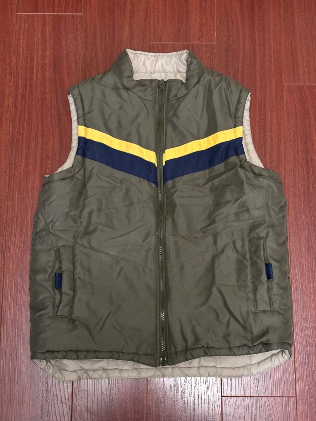 Kids' Puffer Vest - Size 6/8 image indicator(4)