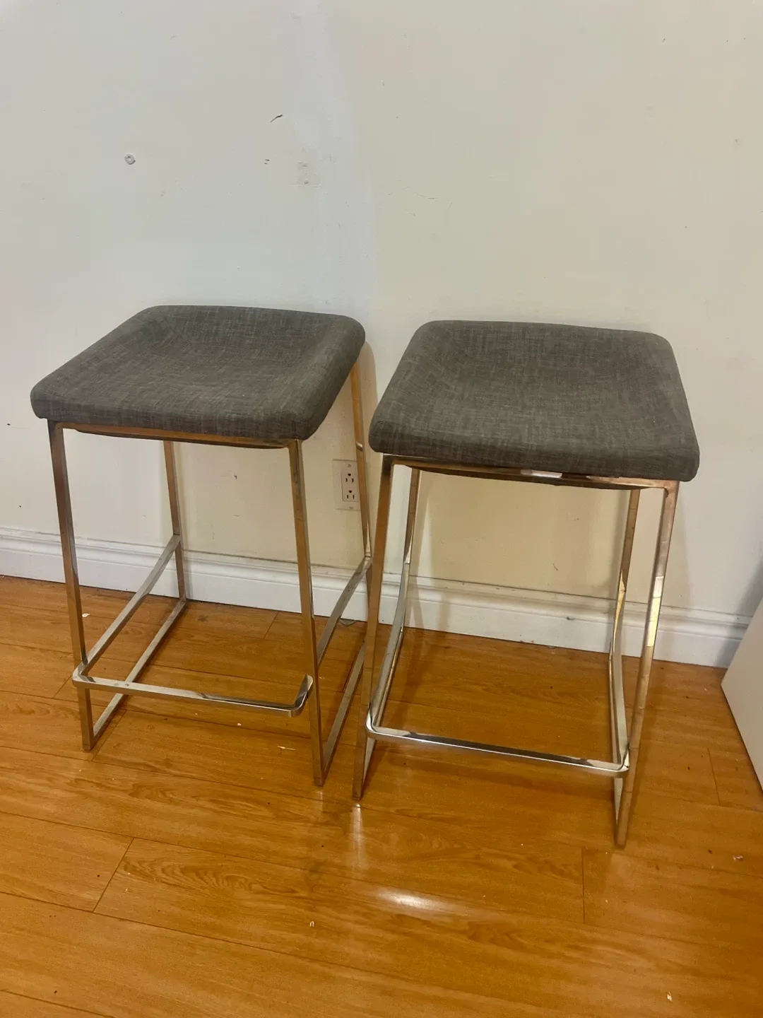 Structure Set of 2 Grey Bar Stools image indicator(2)