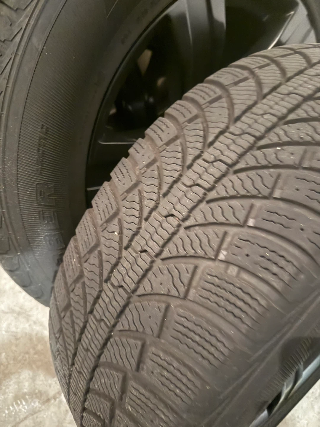 4 General Winter Tires grabber - 275/60 R20– tread 8/32 - photo 4