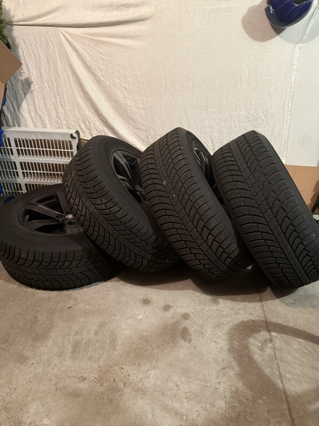4 General Winter Tires grabber - 275/60 R20– tread 8/32