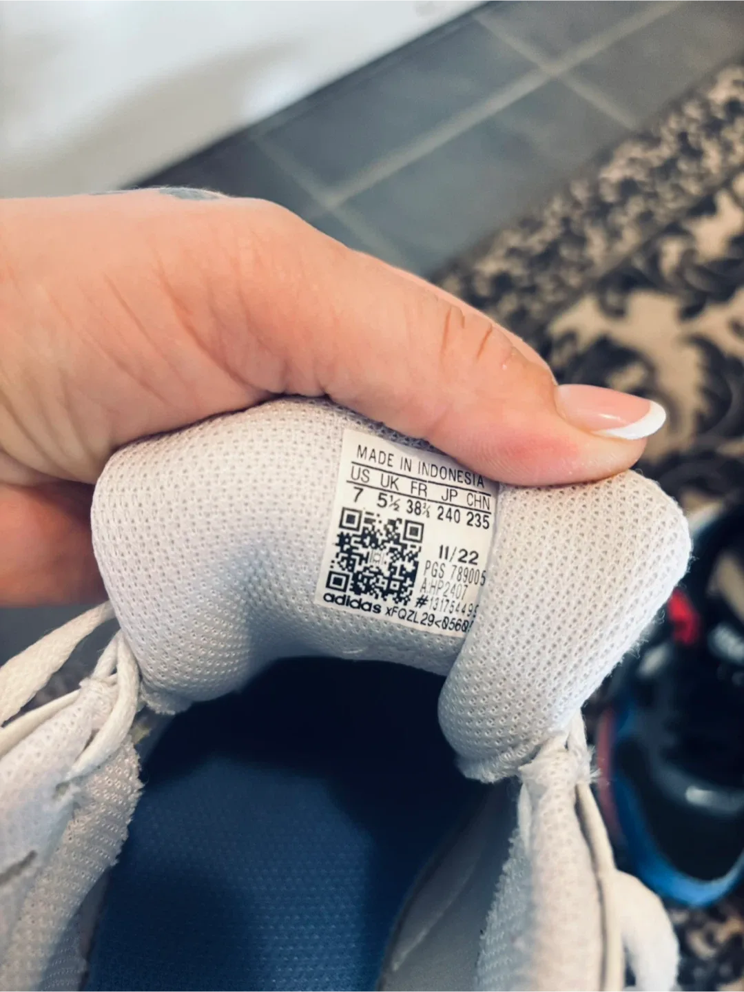 Nike Air Sneakers - US 5.5 image indicator(2)