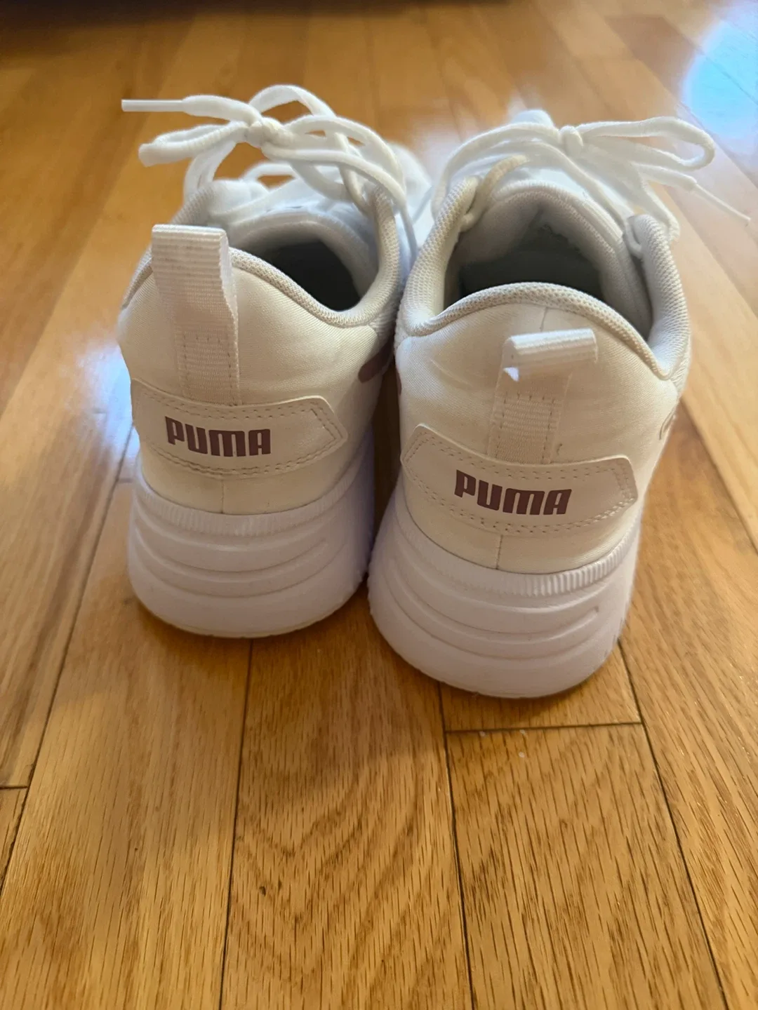 Puma women SoftFoam White Sneakers size 8 image indicator(2)