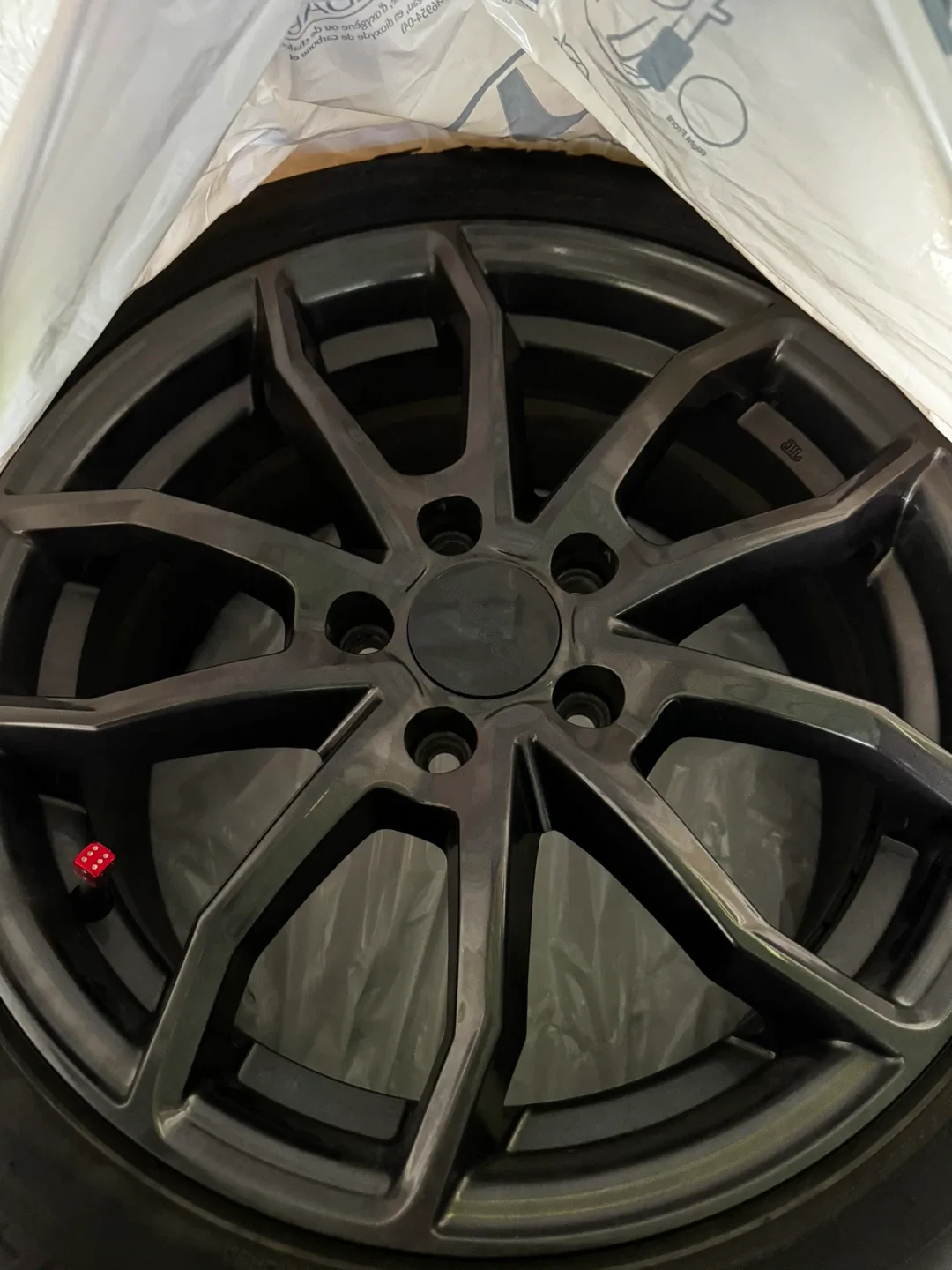 17” alloy rims and winter tires image indicator(4)