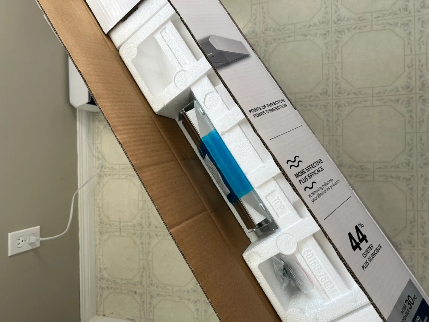 Brand New 30" Range Hood - Never Installed image indicator(2)