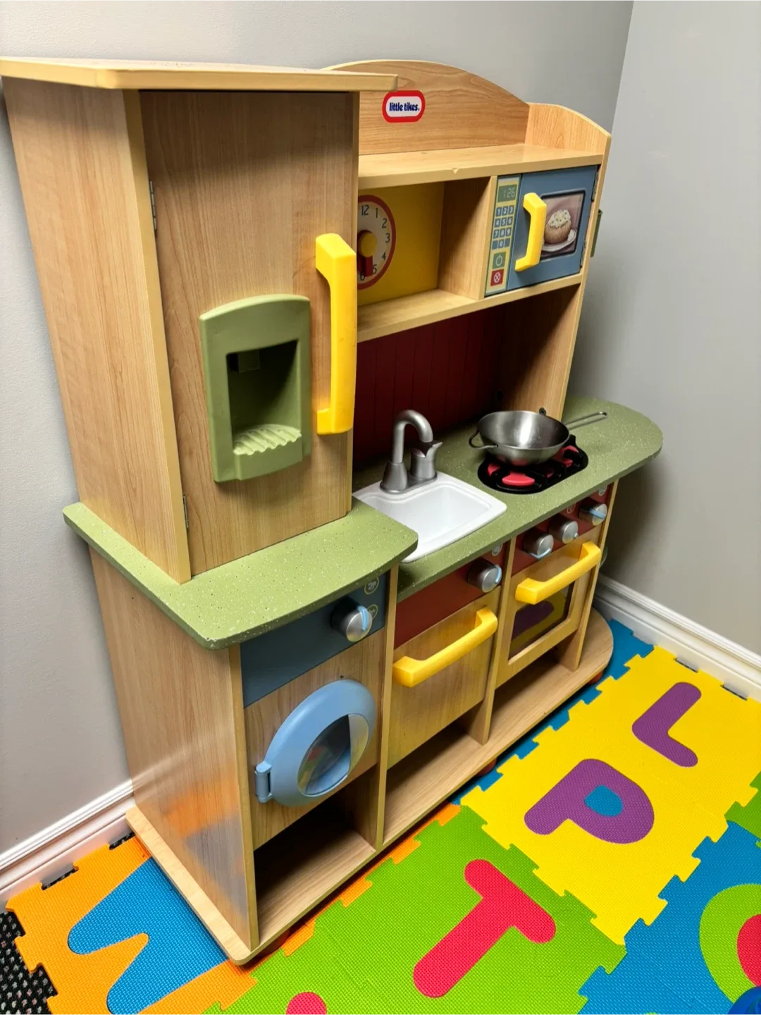 Little Tikes Wooden Kitchen Playset image indicator(2)