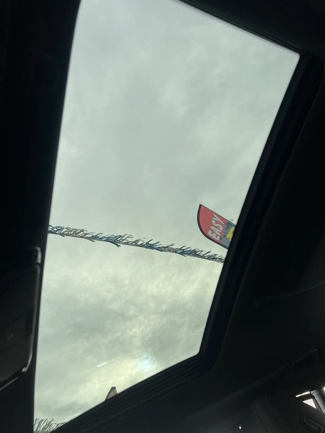 BMW 530i White Sedan image indicator(8)