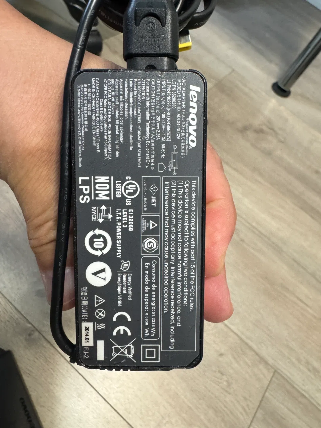 2 Lenovo AC Adapter 65W 20V image indicator(3)