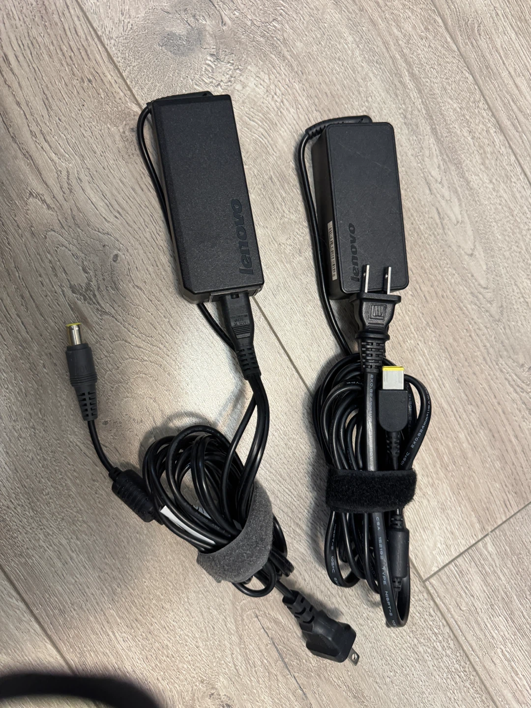 2 Lenovo AC Adapter 65W 20V