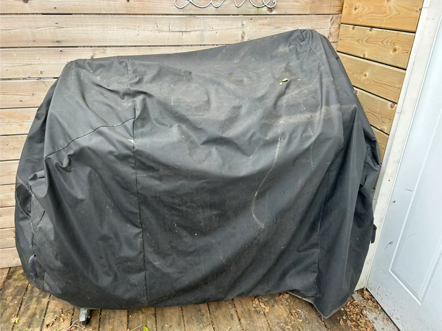 Black Gas/ Charcoal Combo Grill image indicator(5)