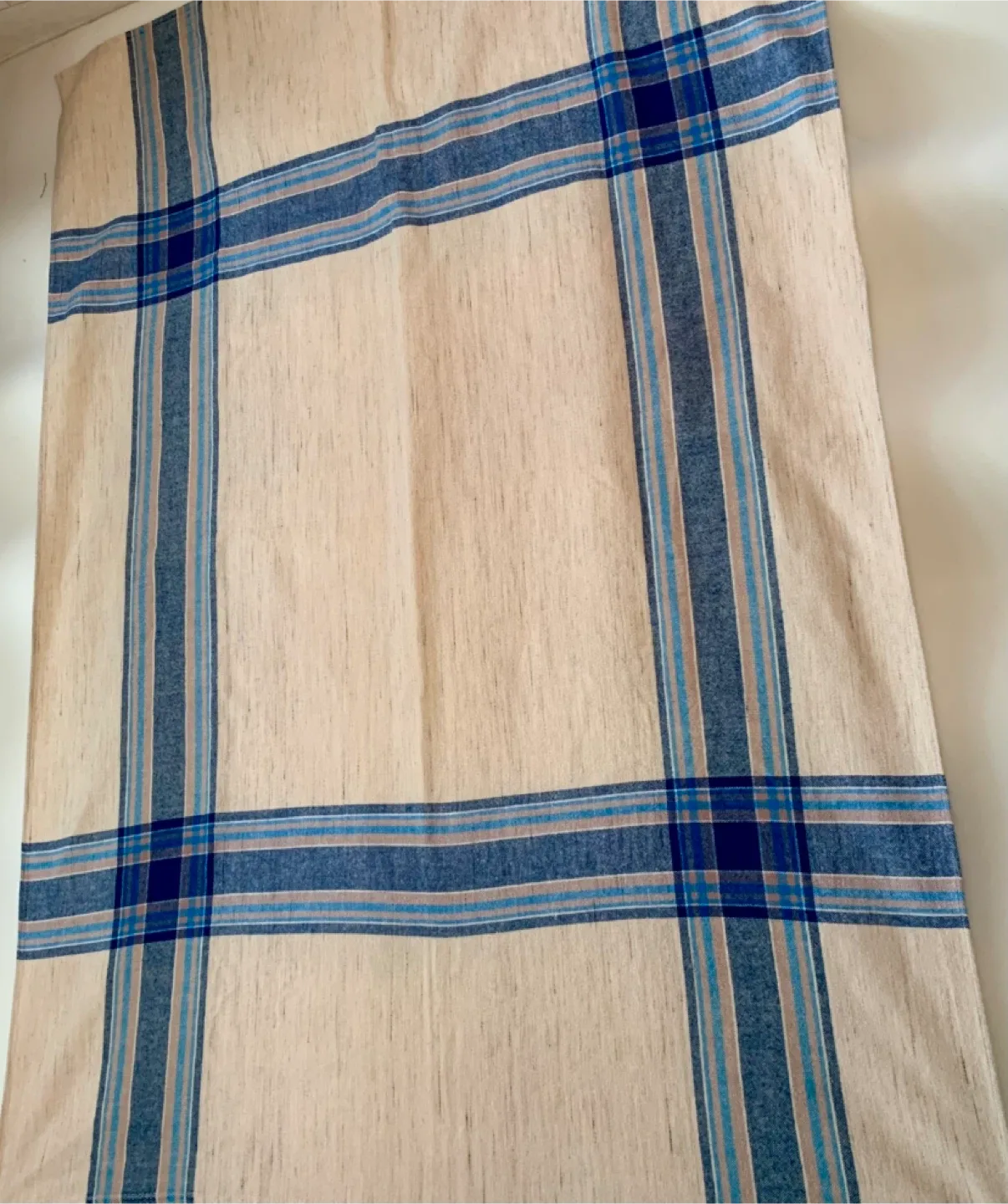 Vintage Woollen French Tablecloth 67"x 48" image indicator(2)