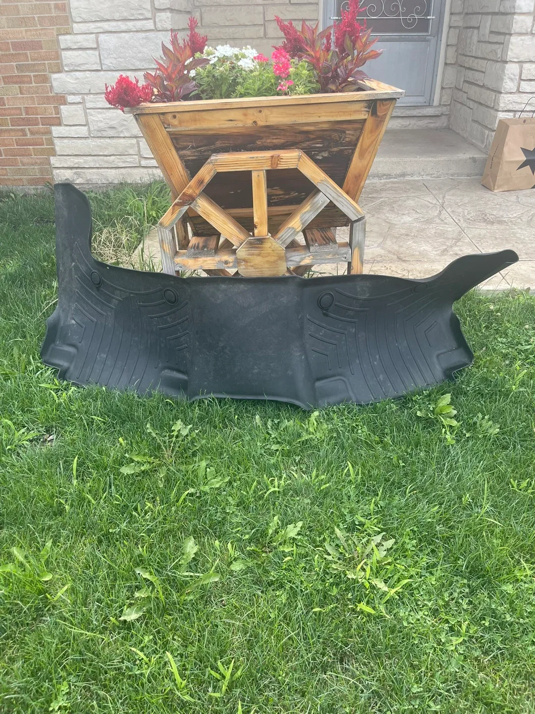 WeatherTech Floor Mats - Black image indicator(2)