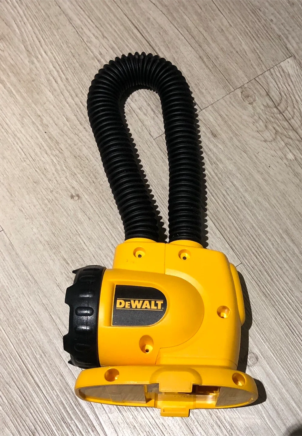 DeWalt Flex ably Portable Work Light image indicator(2)