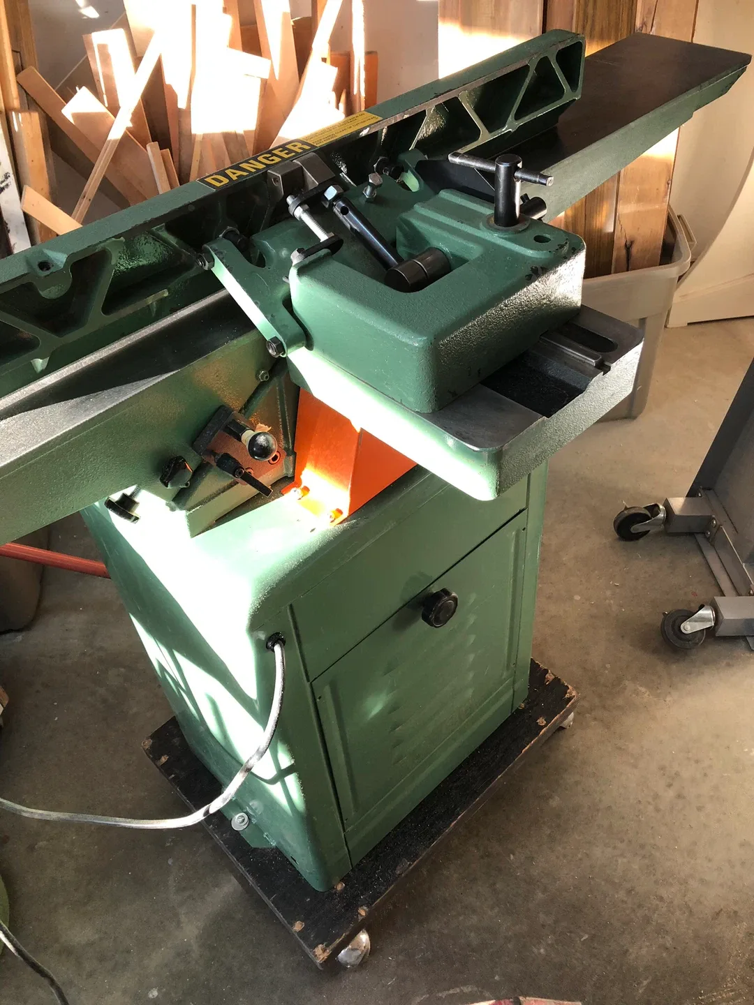 🪚 General 6” Jointer - Heavy-Duty Woodworking Tool (edmonton) image indicator(7)