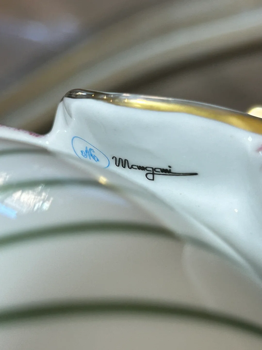 Mangani Porcelain Tulip Lamp image indicator(4)